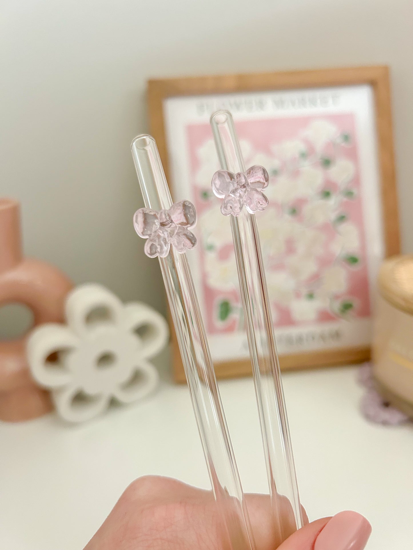Bow Glass Straw